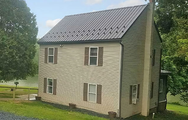 Pond View Farm House at Adventure Bound Eagles Peak